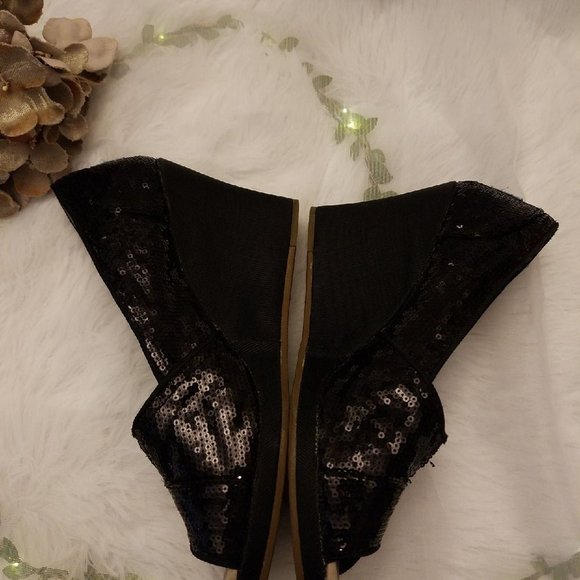 TOMS Classic Black Wedge Sequin Slip-ons - Picture 6 of 9